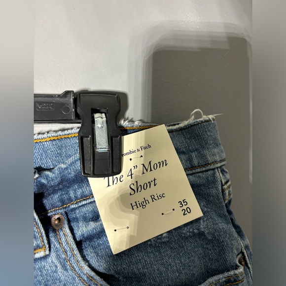 Abercrombie & Fitch The 4” Mom High Rise Short Size 35 - Picture 4 of 5